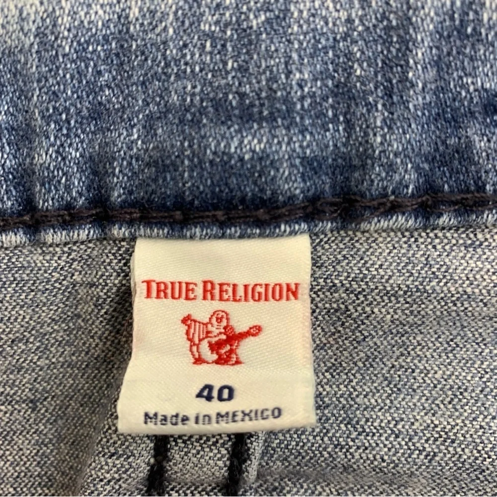True Religion Men’s size 40 “Rocco” Relaxed Skinny Jeans.
